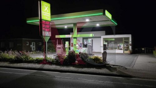 Friedeburg Gewerbe Seltene Gelegenheit! Tankstellengelände mit kl. Werkstatt und Wohnhaus Gewerbe kaufen