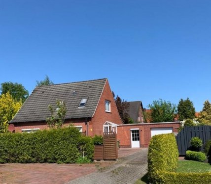 Hage Häuser Gepflegtes Haus mit EBK und Garage in ruhiger Wohnlage! Haus kaufen