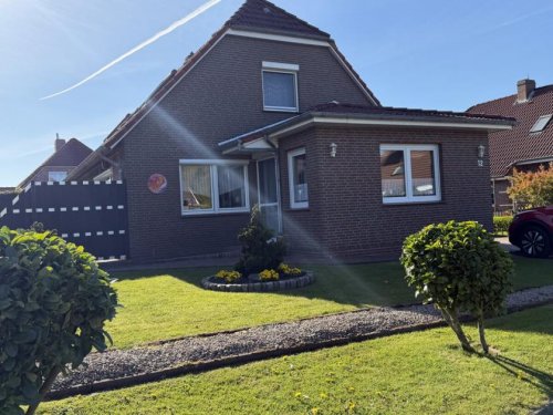 Hage Immobilien Gepflegtes und modernisiertes Haus mit EBK und Garage in ruhiger Wohnlage! Haus kaufen