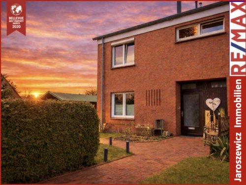 Aurich Immobilien Reihenendhaus mit großem Grundstück, Balkon & moderner Ausstattung in Aurich-Sandhorst Haus kaufen