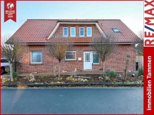 Westoverledingen „Zwei Wohneinheiten, ein Preis – vielseitiges Familienhaus mit Freiraum für jede Lebensphase!“ Haus kaufen