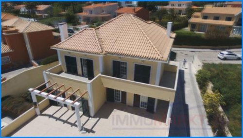 Sintra Immobilien ***Geräumige Villa mit Pool, großer Küche und vielen Parkplatzmöglichkeiten sucht neuen Eigentümer*** Haus kaufen