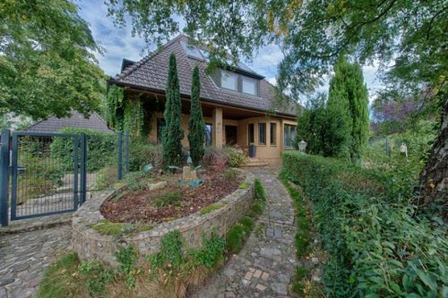 Achim Immobilienportal ACHIM - BADEN - Generationshaus mit großem Grundstück (möglicher zusätzlicher Bauplatz) Haus kaufen