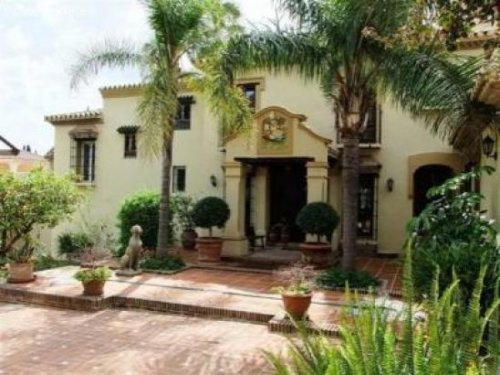 Marbella Häuser Villa im Zentrum von Marbella mit grossem Garten Haus kaufen