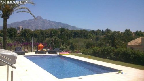 NEUVA ANDALUCIA Günstige Wohnungen Villa in der Nähe von Central Plaza und Puerto Banus Haus kaufen