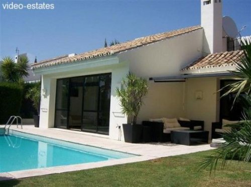 Nueva Andalucia Günstige Wohnungen Villa in der Nähe vom Los Naranjos Golf Club Haus kaufen