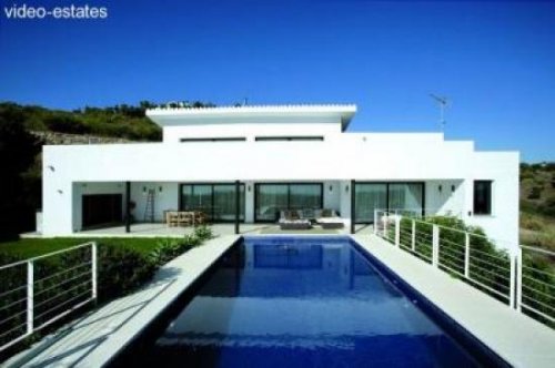 Benahavs Günstige Wohnungen Villa, modern gestaltet, mit Meerblick in Benahavis Haus kaufen
