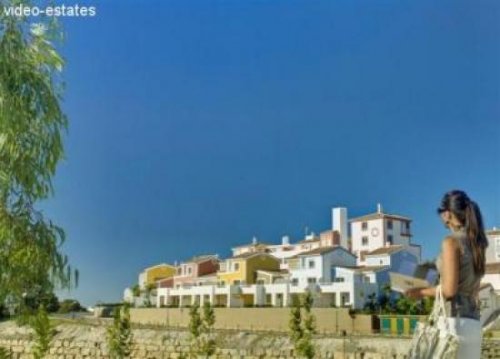 Estepona Immobilien Reihenhaus Marbella Estepona Neubau an der Costa del Sol Haus kaufen