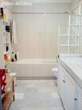 Wohnung mit grosser Terrasse - HomeBooster