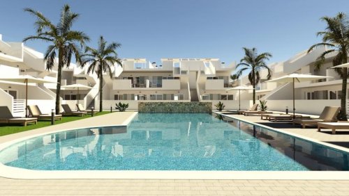 Roldán Immobilien Erdgeschoss-Wohnungen mit 3 Schlafzimmern, 2 Bädern, Kfz-Stellplatz und Gemeinschaftspool im El Alba Mediterranean Resort