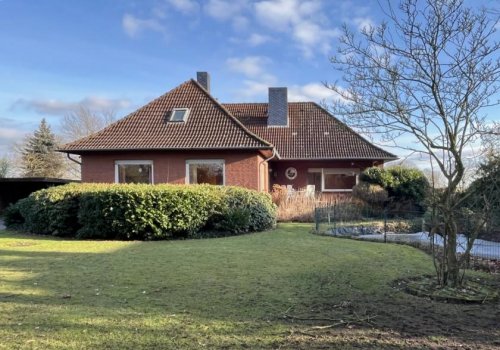 Neustadt am Rübenberge Immobilien ***Solider Winkelbungalow mit viel Platz in ruhiger Feldrandlage*** Haus kaufen
