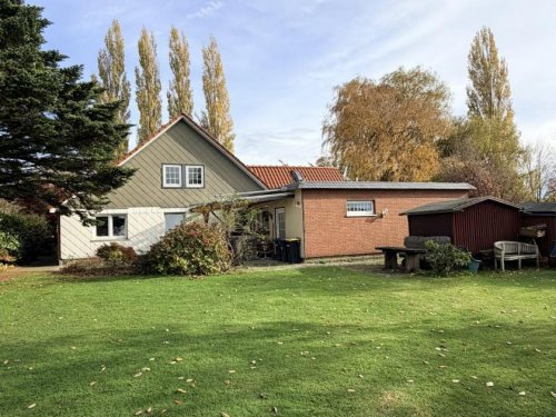 Auetal Immobilien individuelles Wohnhaus mit unverbautem Fernblick Haus kaufen