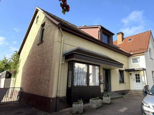 Barntrup Immo Zentrale Lage und viel Platz für die ganze Familie - was will man mehr? Haus kaufen