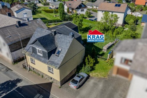 Bad Endbach Immobilien ++ KRAG Immobilien ++ Zwei Wohneinheiten, ca. 142 m² Wohnfläche, Garten und Garage ++ Haus kaufen