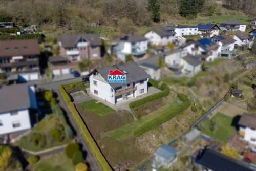 Bad Endbach Immobilien ++ KRAG Immobilien ++ Zweifamilienhaus mit vermieteter Wohnung und Doppelgarage Haus kaufen