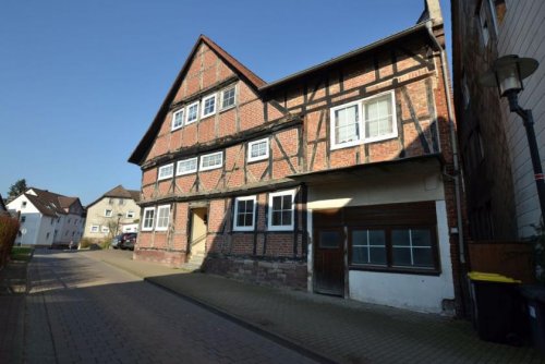 Stadtoldendorf Hausangebote Teilvermietetes Mehrfamilienhaus mit 3 Wohneinheiten in 37627 Stadtoldendorf! Haus kaufen