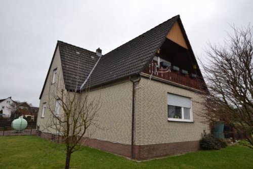 Negenborn Immobilien Einfamilienhaus mit Doppelgarage und Bauland in 37643 Negenborn Haus kaufen