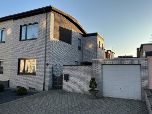 Mönchengladbach Häuser Charmante Doppelhaushälfte in Mönchengladbach - Hermges sucht neuen Besitzer Haus kaufen