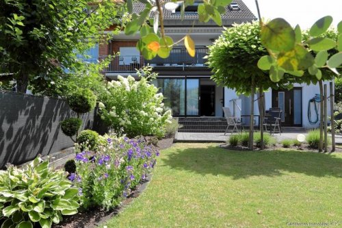 Mönchengladbach Suche Immobilie GEPFLEGTES REIHENECKHAUS … DURCHMODERNISIERT BIS UNTERS DACH … RAUM FÜR ZWEI GENERATIONEN Haus kaufen