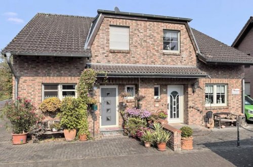 Mönchengladbach Immobilie kostenlos inserieren Zwischen Natur und Zuhause – Wohnen mit besonderem Flair in ruhiger Grünlage Haus kaufen