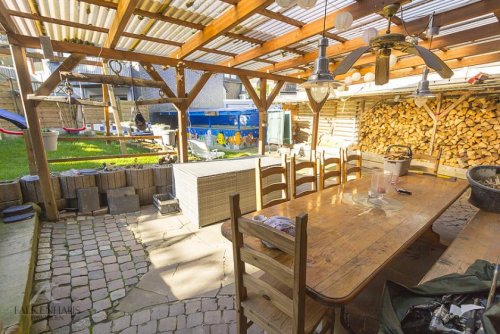 Remscheid Inserate von Häusern Wovon Großfamilien träumen 
Einfamilienhaus mit Garten, 2 Terrassen und mitten im Zentrum Haus kaufen