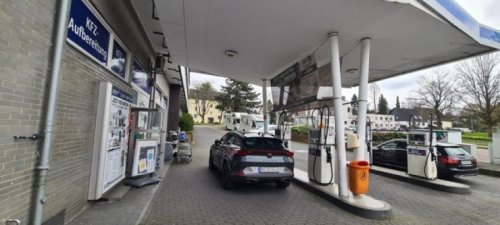 Mülheim an der Ruhr Immobilien Traditionsreiche freie Tankstelle in Mülheim an der Ruhr zu verkaufen
Seit über drei Jahrzehnten in verlässlicher Hand und