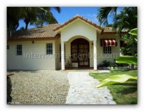 Sosúa/Dominikanische Republik Suche Immobilie Attraktive Villa mit 147 m² (1 582 sqft) Wohnfläche auf 688 m² (7 403 sqft) Grundstück, zwei Schlafzimmer, zwei Bäder, Pool