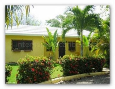 Sosúa/Dominikanische Republik Immo Sosúa/Cabarete: Schöne Villa mit drei Schlafzimmern und Pool. Gelegen in einer ruhigen privaten Wohnanlage. Kurzer Fußweg bis