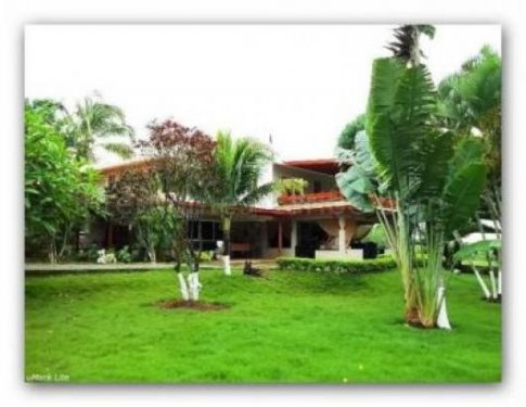 Sosúa/Dominikanische Republik Immobilienportal Sosua: Spezial: Zweistöckige Villa mit vier Schlafzimmer, vier Bäder, 650 qm (6 996 sqft) Wohnfläche auf 2100 qm (22 604 