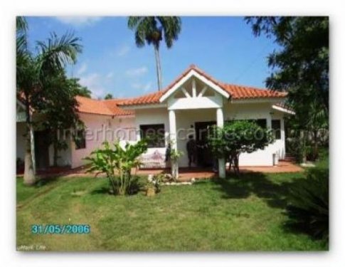 Sosúa/Dominikanische Republik Provisionsfreie Immobilien Sosua: Villa mit 168 m² (1 808 sqft) Wohnfläche auf 800 m² (8 608 sqft) Grundstück, vier Schlafzimmer, ein Bad und Pool in 