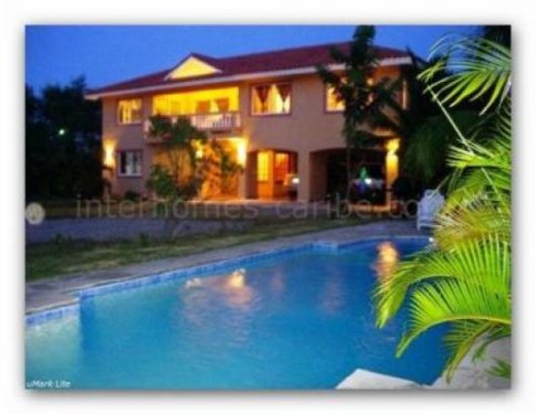 Sosúa/Dominikanische Republik Immo Sosua: Villa mit drei Schlafzimmern, drei Bädern und Pool auf 1675 qm (18 030 sqft) Grundstück in einem bekannten renommierten