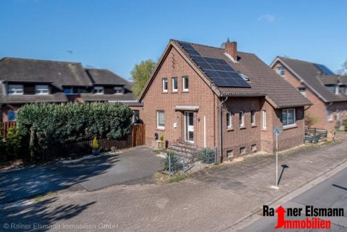 Emmerich am Rhein Häuser Emmerich-Hüthum: Freistehendes Einfamilienhaus mit Garten und Möglichkeit zum ebenerdigen Wohnen Haus kaufen