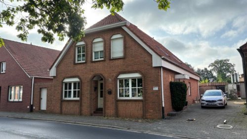 Esche Immobilien Gepflegtes Zweifamilienhaus in zentraler Lage von Veldhausen Haus kaufen