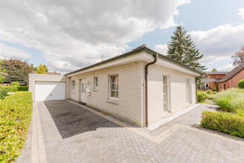 Uelsen Häuser Freistehender Bungalow mit Garage in Uelsen Haus kaufen