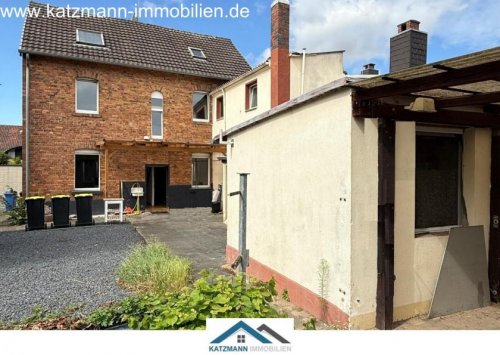 Kerpen Immobilien Freistehendes Einfamilienhaus mit viel Platz und guter Lage, großer Innenhof inklusive Haus kaufen