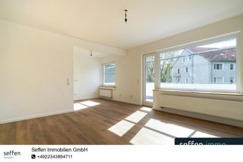 Köln Wohnungen im Erdgeschoss Kernsanierte 4-Zimmer-Wohnung mit Dachterrasse und Parkplatz in Köln-Niehl Wohnung kaufen