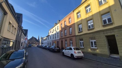 Köln Teure Häuser 2 Mehrfamilienhäuser, 6 Wohnungen, denkmalgeschützt, riesiger Garten (A381K) Haus kaufen