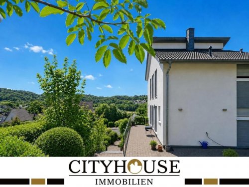 Overath Hausangebote CITYHOUSE: Modernes KFW 55 Energiesparhaus mit Solaranlage, Kamin, Vorrichtung für E-Ladestation Haus kaufen