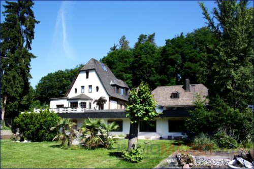 Hennef (Sieg) Haus Geschichtsträchtiges Anwesen mit viel Potenzial Haus kaufen