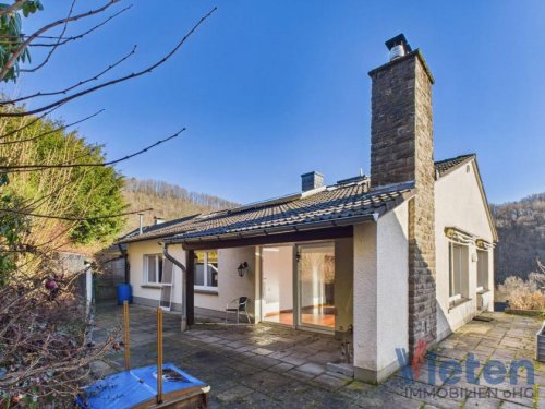 Schleiden Familienfreundliches Wohnen mit Weitblick – Ihr neues Zuhause mit Kamin, Garten und Privatsphäre Haus kaufen