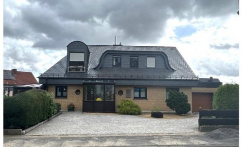 Acht Haus hochwertiges Wohnhaus mit bis zu 3 Wohnungen (oder Büro / Praxis) im ruhigen Ort Nähe Mayen -Eifel- Haus kaufen