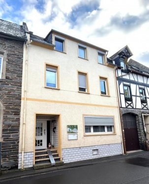 Briedeler Heck Immobilien Wohnhaus mit 3 Wohnungen in Moselnähe / vielseitig nutzbar (Wohn- / Ferien- / Mehrgenerationenhaus) mit Sonnenterrasse Haus