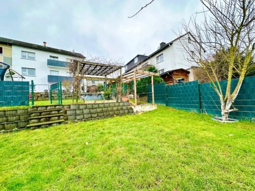 Werdohl Häuser Saniertes Ein-Zweifamilienhaus mit großem Garten in Werdohl! Haus kaufen