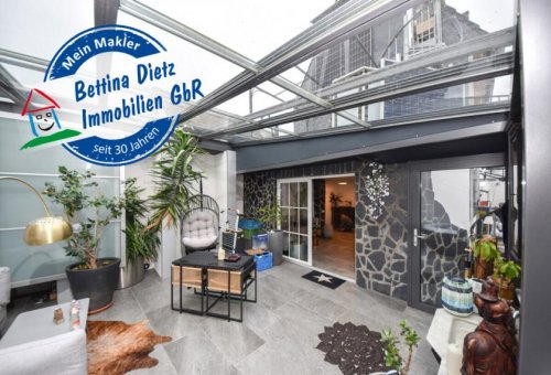 Großostheim Suche Immobilie DIETZ: Gepflegtes Wohnhaus + Einliegerwohnung im Ortskern von Großostheim mit Wintergarten + Garage! Haus kaufen