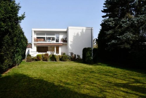 Darmstadt 2-Familienhaus Attraktives großzügiges Zweifamilienhaus im Bauhausstil in Darmstadt-Arheilgen Haus kaufen