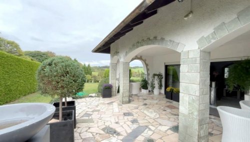 Fränkisch-Crumbach Immobilien Wohnen wie im Urlaub – jeden Tag! Mediterrane Eleganz in exponierter Lage Haus kaufen