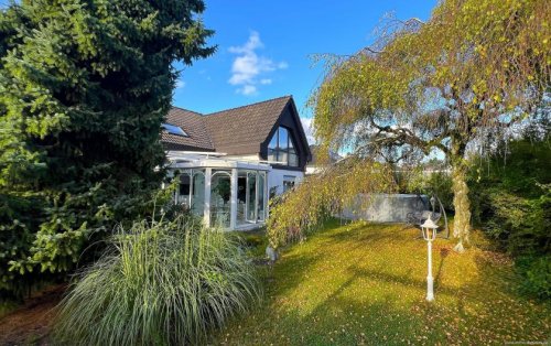 Saarbrücken 2-Familienhaus Sehr geschmackvolles Zweigenerationenhaus in Gersweiler Haus kaufen