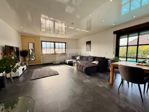 Saarbrücken Immobilien Schönes Ein-bis Zweifamilienhaus auf ca. 295 m² im Grünen mit Außenpool - Einliegerwohnung möglich Haus kaufen