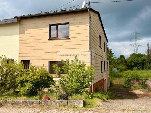 Schiffweiler Immo Doppelhaushälfte auf ca. 140 m² Wohnfläche mit großem Grundstück in Schiffweiler Haus kaufen