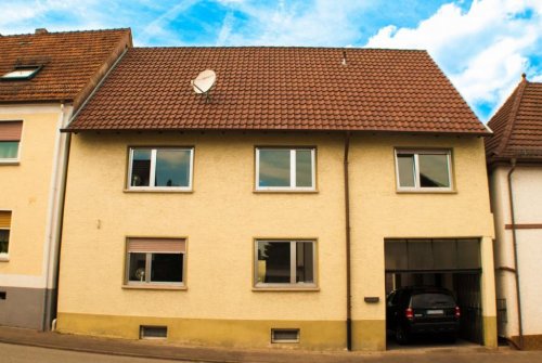 Ramstein-Miesenbach Immobilie kostenlos inserieren *** Zweifamilienhaus mit kleinem Garten und großem Wohnraum in zentraler Lage *** Haus kaufen